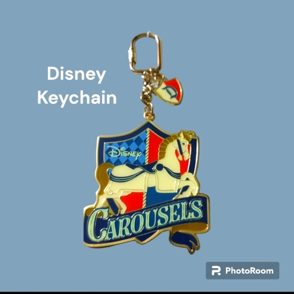 🎯🎯 SALE 🎯🎯 Nwt Disney Carousel Keychain - Picture 2 of 4